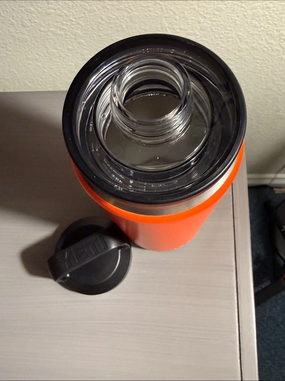 Yeti Rambler ‘Solarflare’ 26oz with chug cap